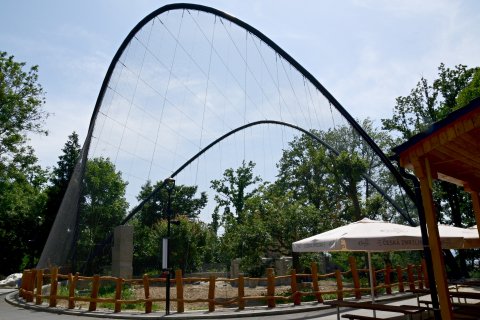 Obří voliéra